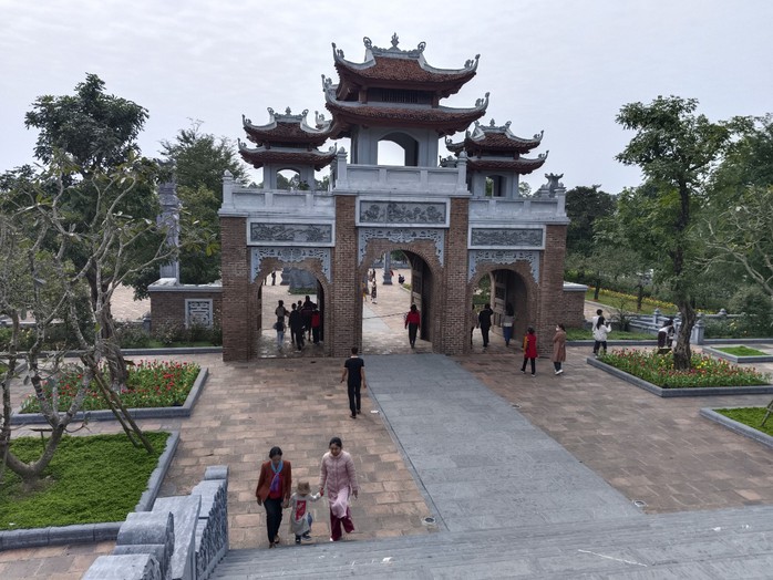 Đền Chung Sơn, điểm đến linh thiêng đầu năm- Ảnh 5. Đền Chung Sơn, điểm đến linh thiêng đầu năm- Ảnh 5.