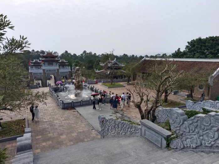 Đền Chung Sơn, điểm đến linh thiêng đầu năm- Ảnh 4. Đền Chung Sơn, điểm đến linh thiêng đầu năm- Ảnh 4.