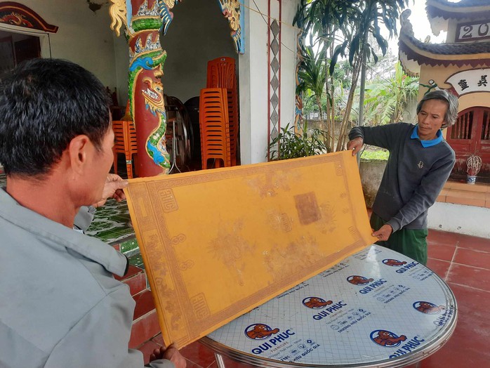 Lưu giữ 2 sắc phong hơn 100 năm mới biết báu vật vua ban- Ảnh 1. Lưu giữ 2 sắc phong hơn 100 năm mới biết báu vật vua ban- Ảnh 1.