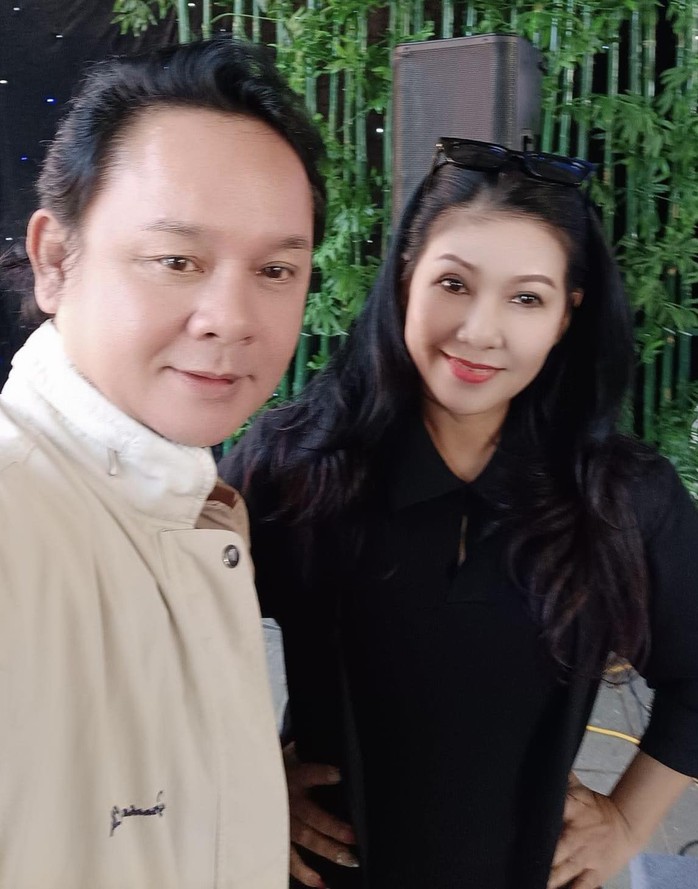 Ngày Valentine trong mắt vợ chồng nghệ sĩ Ngọc Giàu, Cẩm Vân, Lê Tứ- Ảnh 4. Ngày Valentine trong mắt vợ chồng nghệ sĩ Ngọc Giàu, Cẩm Vân, Lê Tứ- Ảnh 4.