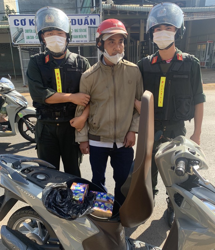 Những vụ bắt pháo lậu ở Bình Phước- Ảnh 2. Những vụ bắt pháo lậu ở Bình Phước- Ảnh 2.