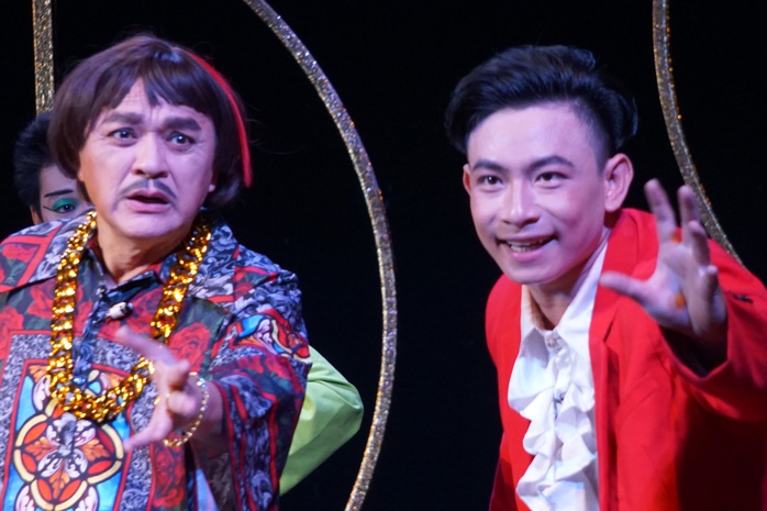 Vở "Đu trend" hút khán giả, Quốc Thảo, Bích Trâm thở phào nhẹ nhõm- Ảnh 2. Vở "Đu trend" hút khán giả, Quốc Thảo, Bích Trâm thở phào nhẹ nhõm- Ảnh 2.