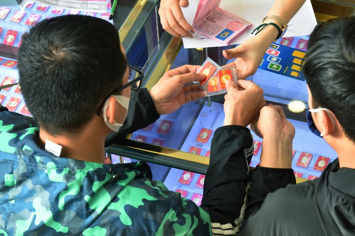 Giá vàng hôm nay, 15-2: Vàng thế giới tiếp tục giảm- Ảnh 1. Giá vàng hôm nay, 15-2: Vàng thế giới tiếp tục giảm- Ảnh 1.