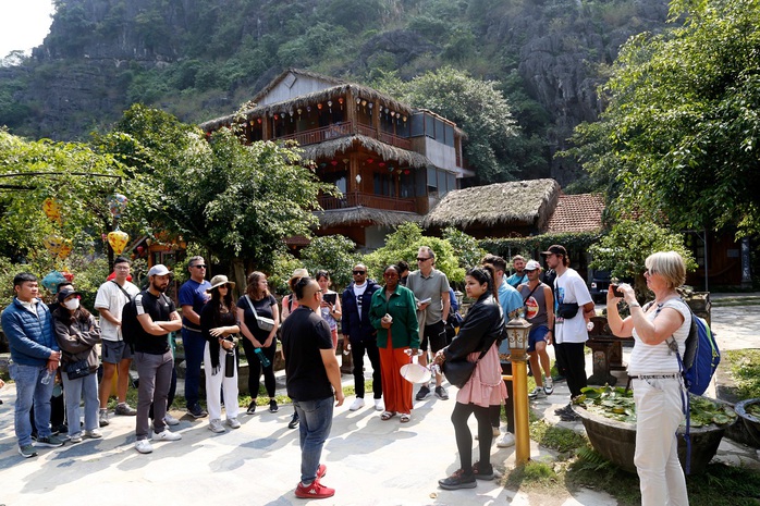 Hơn 1,2 triệu lượt khách du lịch tới Thanh Hóa, Ninh Bình dịp Tết- Ảnh 2. Hơn 1,2 triệu lượt khách du lịch tới Thanh Hóa, Ninh Bình dịp Tết- Ảnh 2.