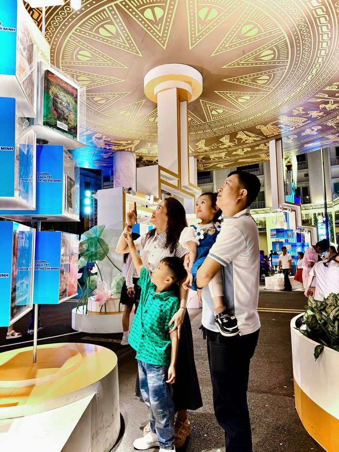 Hấp dẫn Ngày sách và tình yêu- Ảnh 6. Hấp dẫn Ngày sách và tình yêu- Ảnh 6.