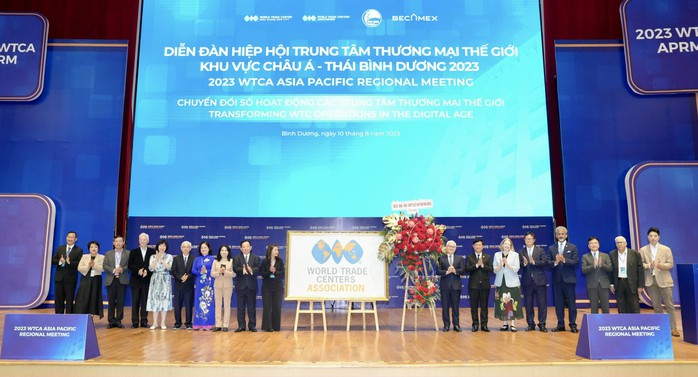 Chủ tịch UBND tỉnh Bình Dương nói về kế hoạch quan trọng năm 2024
- Ảnh 3. Chủ tịch UBND tỉnh Bình Dương nói về kế hoạch quan trọng năm 2024
- Ảnh 3.