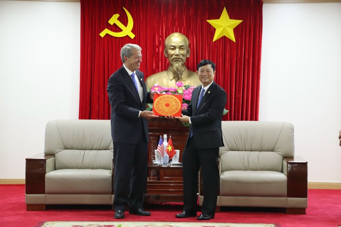 Chủ tịch UBND tỉnh Bình Dương nói về kế hoạch quan trọng năm 2024
- Ảnh 2. Chủ tịch UBND tỉnh Bình Dương nói về kế hoạch quan trọng năm 2024
- Ảnh 2.