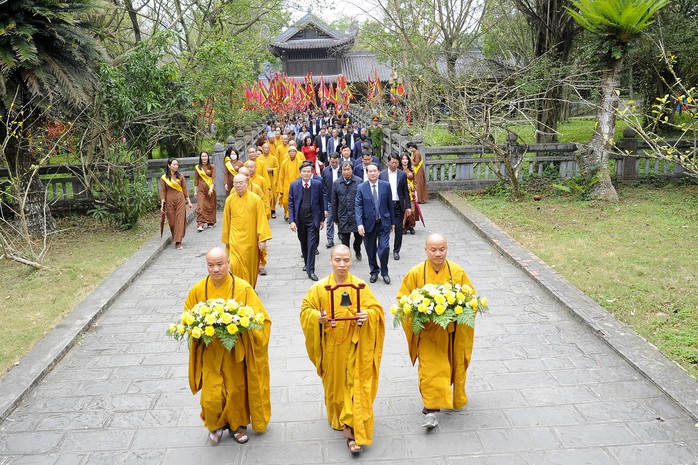 Hàng ngàn người đổ về dự khai hội chùa Bái Đính- Ảnh 3. Hàng ngàn người đổ về dự khai hội chùa Bái Đính- Ảnh 3.