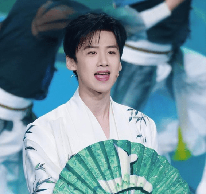 Showbiz Hoa ngữ: Những bê bối đầu năm!- Ảnh 4.
