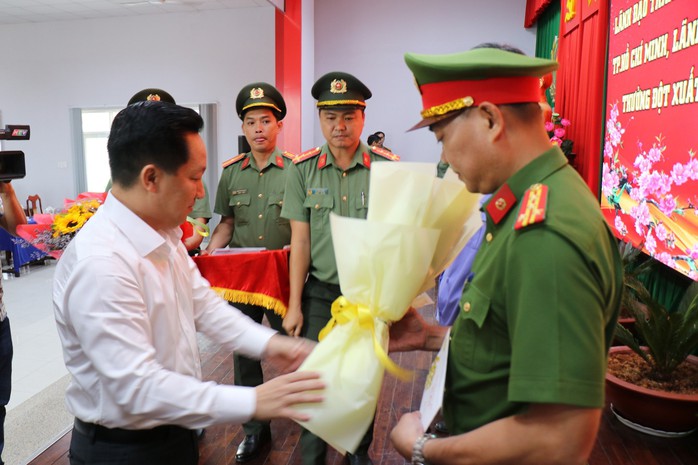 Vụ cô gái bị sát hại ở Thủ Đức: Khen thưởng các đơn vị, cá nhân tham gia phá án- Ảnh 2.