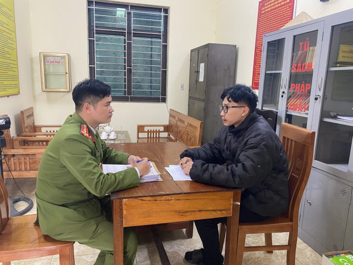 Khởi tố nam thanh niên tông xe trọng thương thượng úy công an- Ảnh 1. Khởi tố nam thanh niên tông xe trọng thương thượng úy công an- Ảnh 1.
