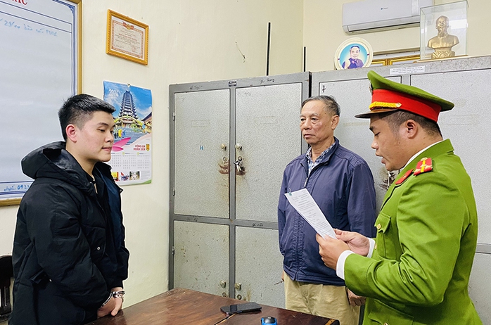 Sự thật ngỡ ngàng trong chiếc thùng carton ở Quảng Bình- Ảnh 1. Sự thật ngỡ ngàng trong chiếc thùng carton ở Quảng Bình- Ảnh 1.