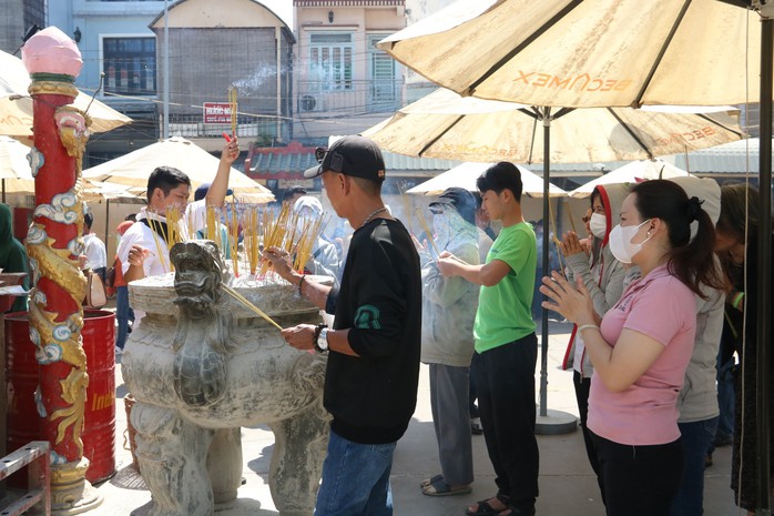 Đầu năm, về Bình Dương đi viếng Chùa Bà Thiên Hậu- Ảnh 1. Đầu năm, về Bình Dương đi viếng Chùa Bà Thiên Hậu- Ảnh 1.