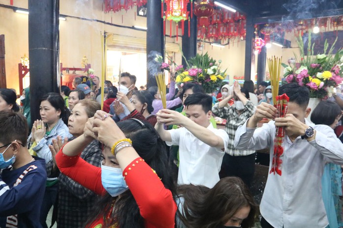 Đầu năm, về Bình Dương đi viếng Chùa Bà Thiên Hậu- Ảnh 5. Đầu năm, về Bình Dương đi viếng Chùa Bà Thiên Hậu- Ảnh 5.