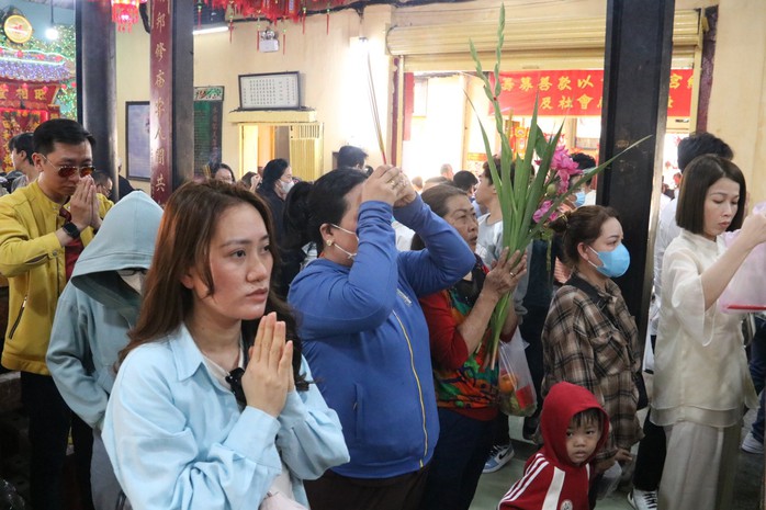 Đầu năm, về Bình Dương đi viếng Chùa Bà Thiên Hậu- Ảnh 8. Đầu năm, về Bình Dương đi viếng Chùa Bà Thiên Hậu- Ảnh 8.