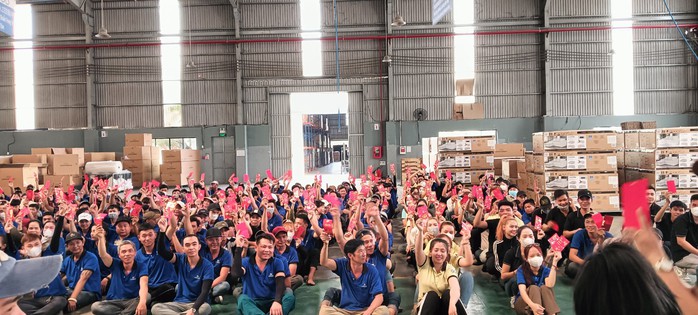Công nhân được lì xì ngày đầu đi làm, doanh nghiệp thông báo tuyển dụng số lượng lớn- Ảnh 2. Công nhân được lì xì ngày đầu đi làm, doanh nghiệp thông báo tuyển dụng số lượng lớn- Ảnh 2.