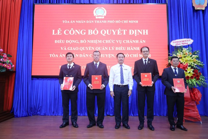 TP HCM: Điều động, bổ nhiệm nhiều chánh án TAND cấp huyện- Ảnh 1. TP HCM: Điều động, bổ nhiệm nhiều chánh án TAND cấp huyện- Ảnh 1.