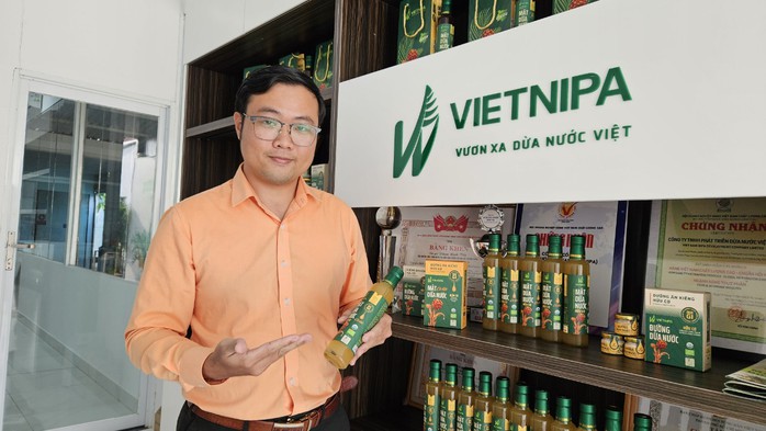 Ông chủ "mật dừa nước" tiết lộ bí quyết thành công- Ảnh 1. Ông chủ "mật dừa nước" tiết lộ bí quyết thành công- Ảnh 1.