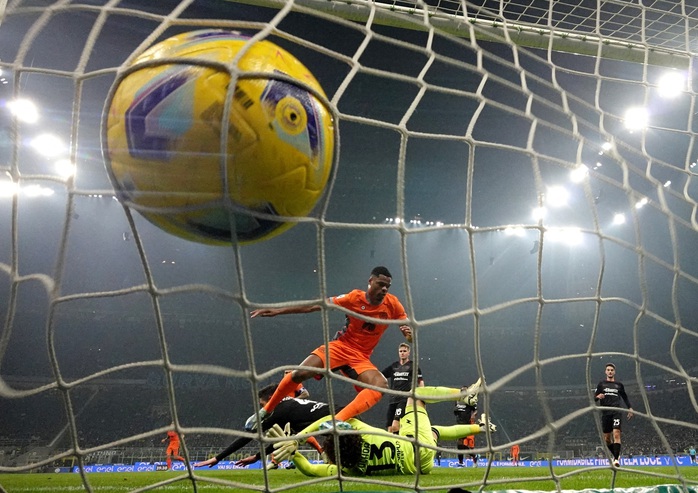 Thắng "4 sao", Inter Milan bỏ xa Juventus 10 điểm- Ảnh 3. Thắng "4 sao", Inter Milan bỏ xa Juventus 10 điểm- Ảnh 3.