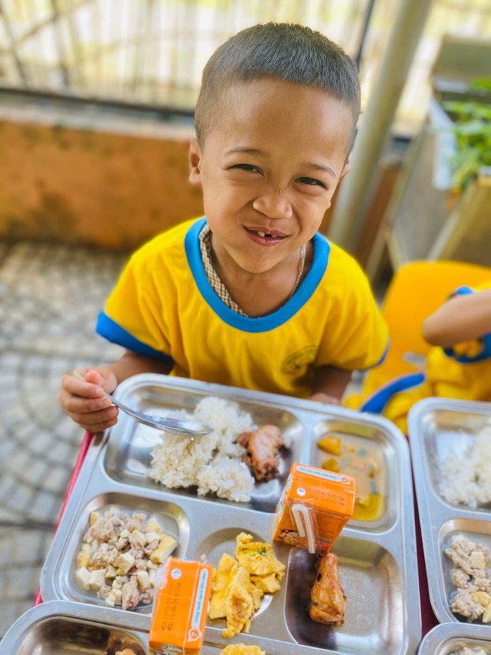 Nguyễn Bình Nam – người đem nụ cười lên núi!- Ảnh 19. Nguyễn Bình Nam – người đem nụ cười lên núi!- Ảnh 19.