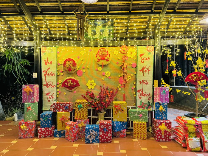 "Xuân sum vầy - Tết sẻ chia": Vui Xuân đón Tết, trao hết yêu thương- Ảnh 2. "Xuân sum vầy - Tết sẻ chia": Vui Xuân đón Tết, trao hết yêu thương- Ảnh 2.