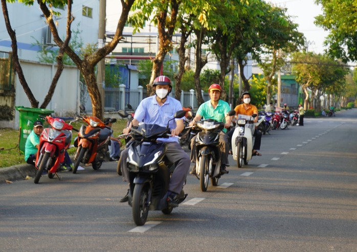 Khoảng 70% doanh nghiệp làm việc trở lại trong mùng 7 Tết- Ảnh 1. Khoảng 70% doanh nghiệp làm việc trở lại trong mùng 7 Tết- Ảnh 1.