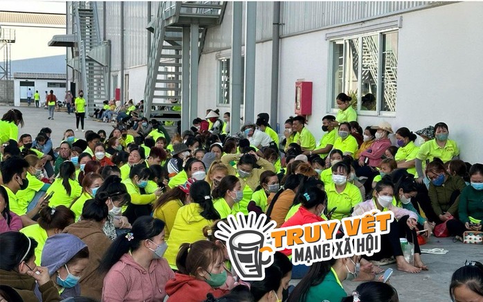 Thực hư hàng trăm công nhân không vào nhà máy làm việc ngày đầu năm- Ảnh 1. Thực hư hàng trăm công nhân không vào nhà máy làm việc ngày đầu năm- Ảnh 1.