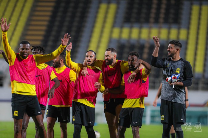 Benzema hoà giải với HLV Al-Ittihad, niềm vui trở lại- Ảnh 1. Benzema hoà giải với HLV Al-Ittihad, niềm vui trở lại- Ảnh 1.