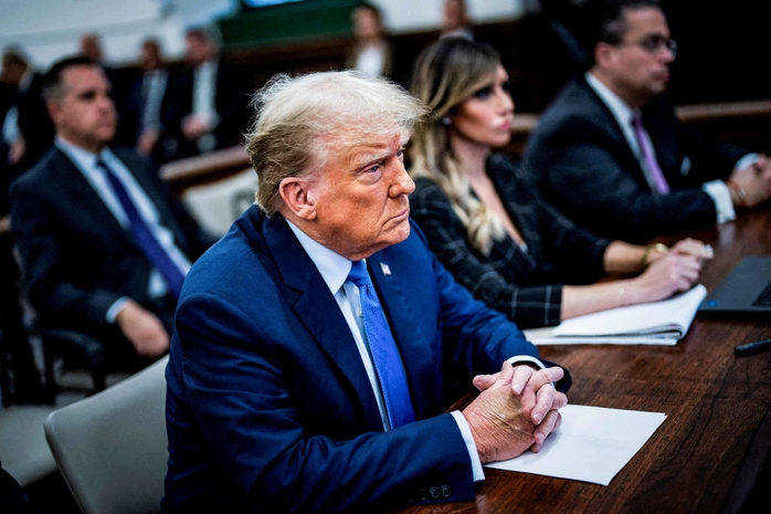 Ông Trump bị buộc nộp phạt gần 355 triệu USD- Ảnh 1. Ông Trump bị buộc nộp phạt gần 355 triệu USD- Ảnh 1.