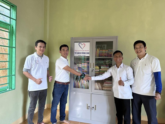 Nguyễn Bình Nam – người đem nụ cười lên núi!- Ảnh 3. Nguyễn Bình Nam – người đem nụ cười lên núi!- Ảnh 3.