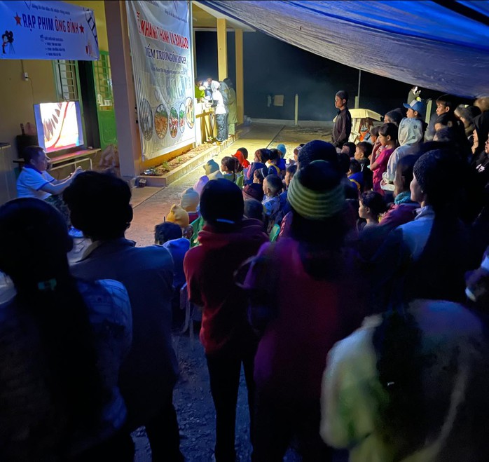 Nguyễn Bình Nam – người đem nụ cười lên núi!- Ảnh 11. Nguyễn Bình Nam – người đem nụ cười lên núi!- Ảnh 11.