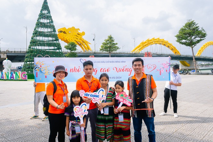 Nguyễn Bình Nam – người đem nụ cười lên núi!- Ảnh 33. Nguyễn Bình Nam – người đem nụ cười lên núi!- Ảnh 33.