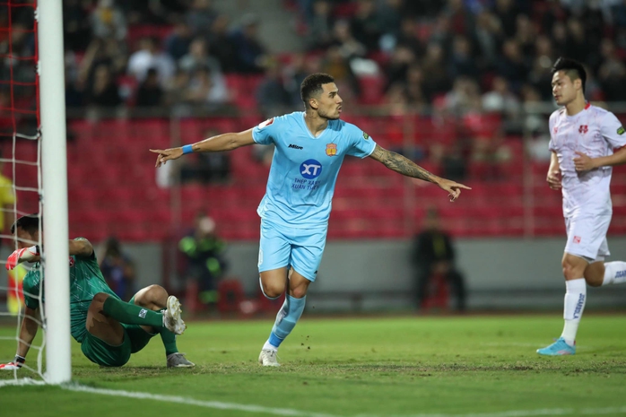 Thắng đậm Hải Phòng, CLB Nam Định vững ngôi đầu V-League- Ảnh 4. Thắng đậm Hải Phòng, CLB Nam Định vững ngôi đầu V-League- Ảnh 4.
