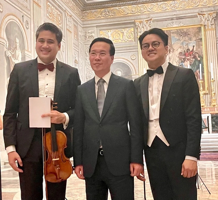 Ấn tượng chuyến lưu diễn tháp tùng Chủ tịch nước Võ Văn Thưởng công du châu Âu- Ảnh 2. Ấn tượng chuyến lưu diễn tháp tùng Chủ tịch nước Võ Văn Thưởng công du châu Âu- Ảnh 2.