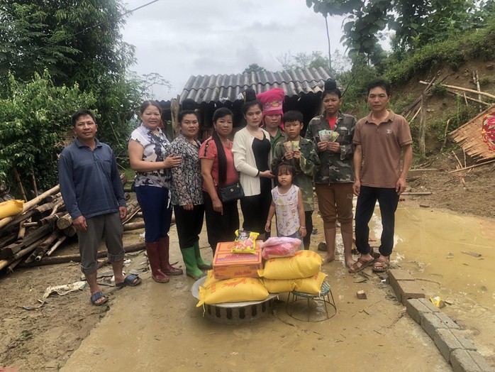 "Xuân sum vầy - Tết sẻ chia": Người cô "gieo" xuân yêu thương nơi rẻo cao- Ảnh 2. "Xuân sum vầy - Tết sẻ chia": Người cô "gieo" xuân yêu thương nơi rẻo cao- Ảnh 2.