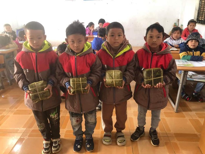 "Xuân sum vầy - Tết sẻ chia": Người cô "gieo" xuân yêu thương nơi rẻo cao- Ảnh 3. "Xuân sum vầy - Tết sẻ chia": Người cô "gieo" xuân yêu thương nơi rẻo cao- Ảnh 3.
