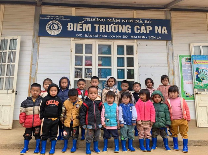 "Xuân sum vầy - Tết sẻ chia": Người cô "gieo" xuân yêu thương nơi rẻo cao- Ảnh 4. "Xuân sum vầy - Tết sẻ chia": Người cô "gieo" xuân yêu thương nơi rẻo cao- Ảnh 4.