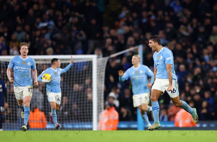 Thoát thua Chelsea, Man City lo hết cơ hội giữ cúp vô địch- Ảnh 6. Thoát thua Chelsea, Man City lo hết cơ hội giữ cúp vô địch- Ảnh 6.