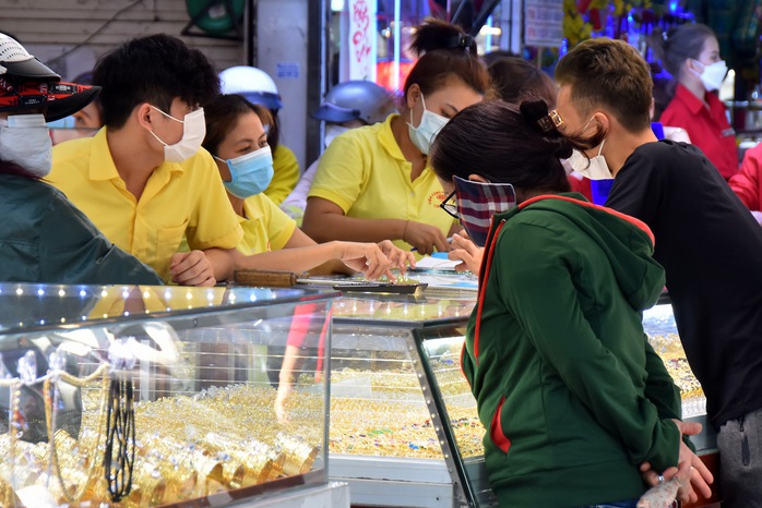 Giá vàng SJC, vàng nhẫn đồng loạt tăng- Ảnh 1. Giá vàng SJC, vàng nhẫn đồng loạt tăng- Ảnh 1.