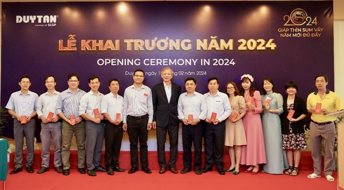 Công nhân háo hức trở lại nhà máy- Ảnh 1. Công nhân háo hức trở lại nhà máy- Ảnh 1.