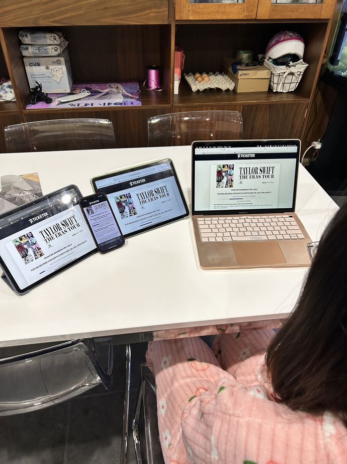 Xem liveshow của Taylor Swift ở Úc: Kết nối những tâm hồn đồng điệu- Ảnh 2. Xem liveshow của Taylor Swift ở Úc: Kết nối những tâm hồn đồng điệu- Ảnh 2.