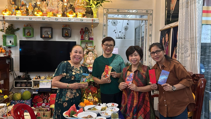 Phi Phụng, Phương Dung "song kiếm hợp bích" trên sân khấu Trương Hùng Minh- Ảnh 2. Phi Phụng, Phương Dung "song kiếm hợp bích" trên sân khấu Trương Hùng Minh- Ảnh 2.