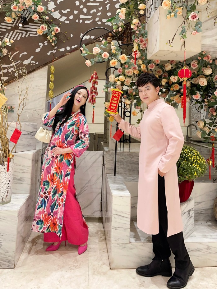 Showbiz Việt: Loạt sao tưng bừng du Xuân Giáp Thìn- Ảnh 12. Showbiz Việt: Loạt sao tưng bừng du Xuân Giáp Thìn- Ảnh 12.