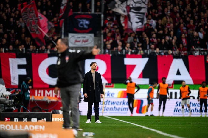 Bayer Leverkusen xây chắc ngôi đầu Bundesliga- Ảnh 2. Bayer Leverkusen xây chắc ngôi đầu Bundesliga- Ảnh 2.