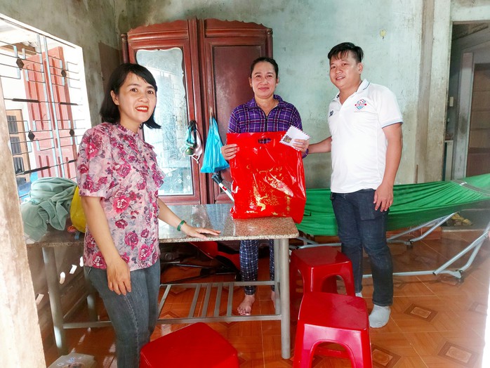 “Xuân sum vầy, Tết sẻ chia”: Nghĩa đồng bào lấp lánh- Ảnh 2. “Xuân sum vầy, Tết sẻ chia”: Nghĩa đồng bào lấp lánh- Ảnh 2.