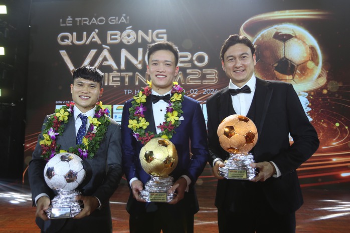 Hoàng Đức và Kim Thanh thổ lộ sau khi đoạt Quả bóng vàng 2023- Ảnh 1. Hoàng Đức và Kim Thanh thổ lộ sau khi đoạt Quả bóng vàng 2023- Ảnh 1.
