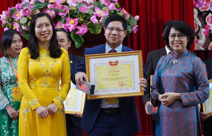 Vinh danh kiều bào tiêu biểu năm 2024- Ảnh 1. Vinh danh kiều bào tiêu biểu năm 2024- Ảnh 1.