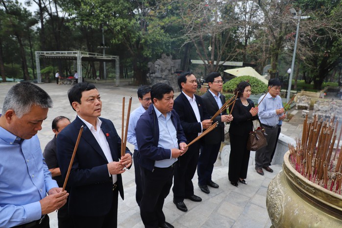 Bộ trưởng Nguyễn Chí Dũng thăm, tặng quà cho gia đình chính sách ở Quảng Trị- Ảnh 3. Bộ trưởng Nguyễn Chí Dũng thăm, tặng quà cho gia đình chính sách ở Quảng Trị- Ảnh 3.