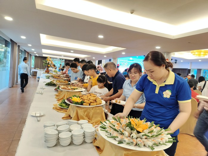 Chăm lo thiết thực cho người lao động đón Tết xa quê- Ảnh 9. Chăm lo thiết thực cho người lao động đón Tết xa quê- Ảnh 9.