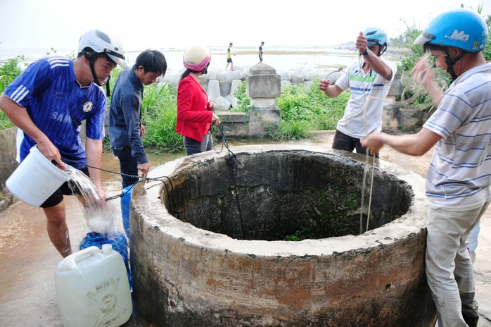 Nước giếng Xó La thanh mát quanh năm Nước giếng Xó La thanh mát quanh năm
